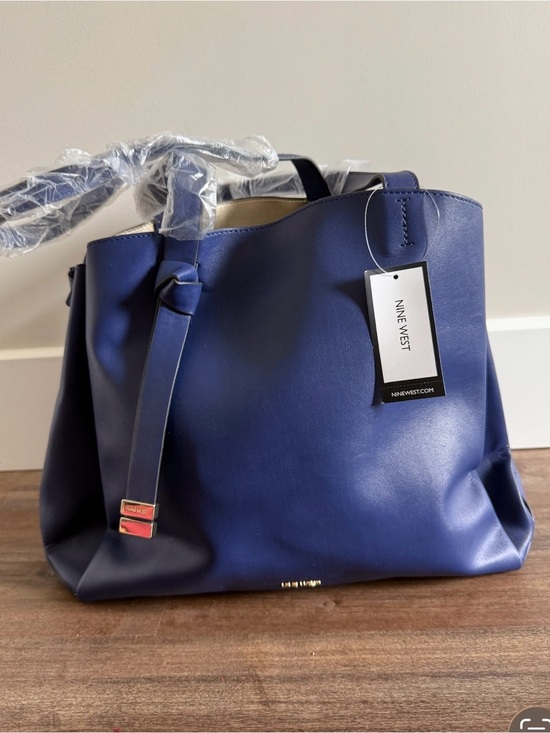 Nine West Handbags - Nine West Navy Smooth Leather Tote